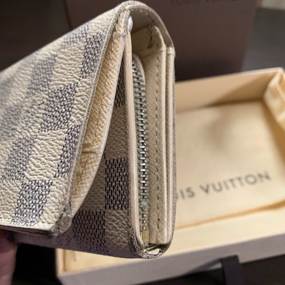 **SOLD** Louis Vuitton Azur women’s wallet - Picture 6 of 9